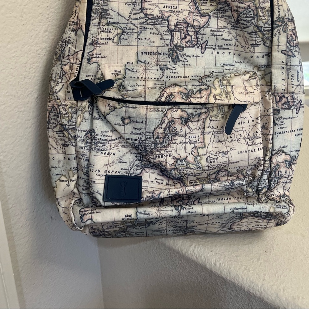 TYPO World Map‎ Backpack - Picture 8 of 8